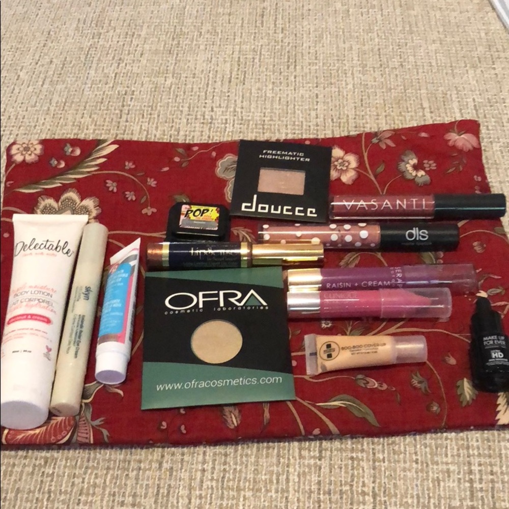 💝2 for $15💖 Make up bundle!